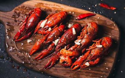 一頓小龍蝦熱量是多少 真的是半程馬拉松嗎 一頓小龍蝦熱量是多少 真的是半程馬拉松嗎