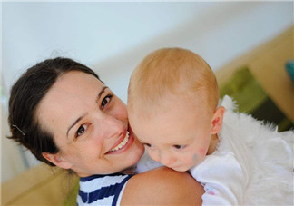 夏季寶寶理光頭可以預防痱子嗎 2018夏天寶寶剪光頭好不好