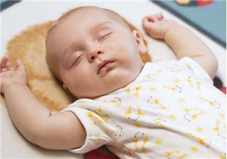 開燈睡覺真的會讓寶寶性早熟嗎 晚上寶寶開燈睡覺危害大