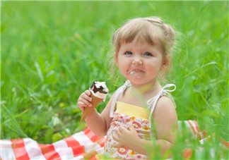 夏季寶寶沒胃口是上火嗎 2018幼兒夏季如何飲食 夏季寶寶沒胃口是上火嗎 2018幼兒夏季如何飲食