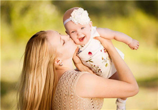 如何判斷寶寶是否中暑 2018夏季寶寶怎么防暑