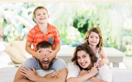 2018年屬狗男孩命中缺金缺水起什么名字合適 男寶寶缺金缺水如何取名