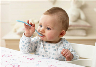 寶寶開始長牙有哪些表現特征 寶寶長牙了要注意什么 寶寶開始長牙有哪些表現特征 寶寶長牙了要注意什么