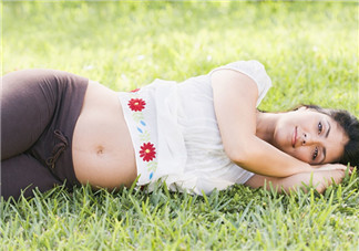 孕婦臉上水腫正常嗎 如何減輕妊娠水腫