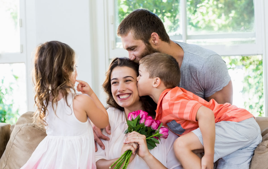 母親節(jié)收到鮮花的心情說說 母親節(jié)收到孩子送的花如何發(fā)朋友圈