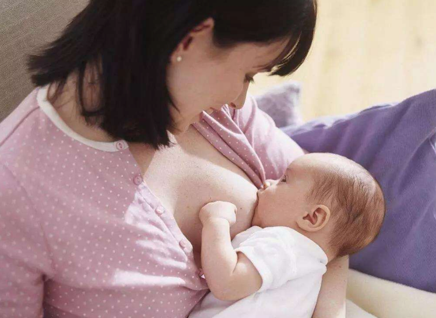 產(chǎn)后寶寶應(yīng)該住嬰兒房嗎 產(chǎn)后母嬰同室好不好