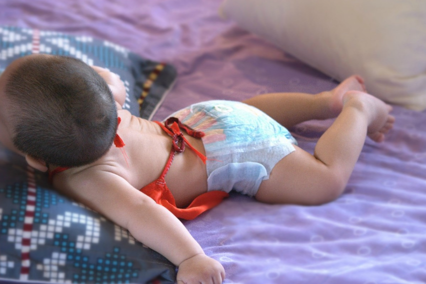 孩子穿紙尿褲會性早熟是真的嗎 孩子穿紙尿褲時間長了會怎么樣2018