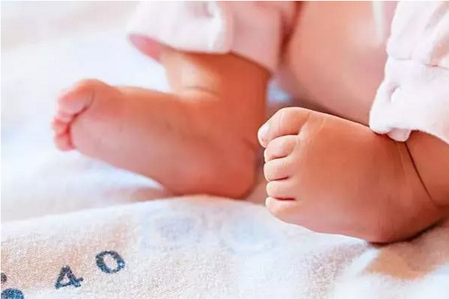 孩子一歲了還不會走是什么原因 孩子一歲不會走要看醫院嗎2018