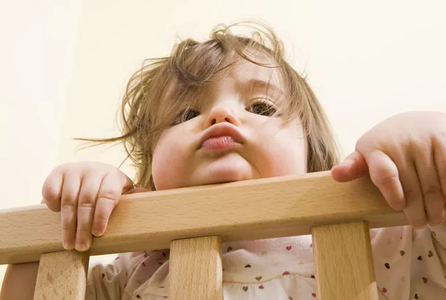 孩子吃飯的時候喜歡搗亂是什么原因 孩子吃飯搗亂怎么教育他2018