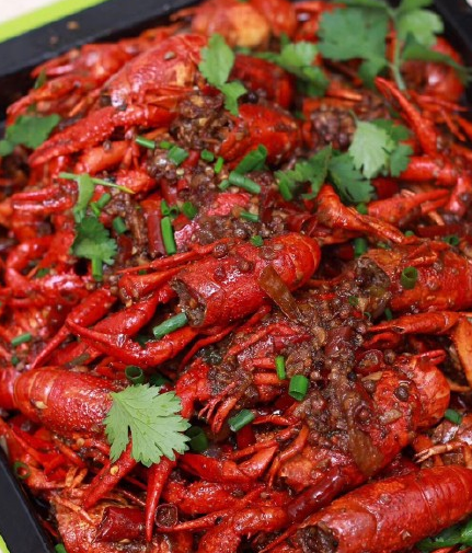 夏天馬路邊吃龍蝦的說說 關(guān)于龍蝦的朋友圈怎么說