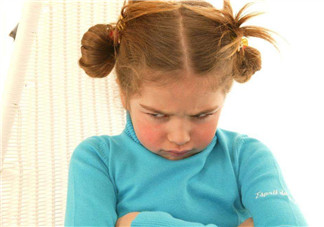 小孩固執執著怎么辦 如何教育固執倔強的孩子