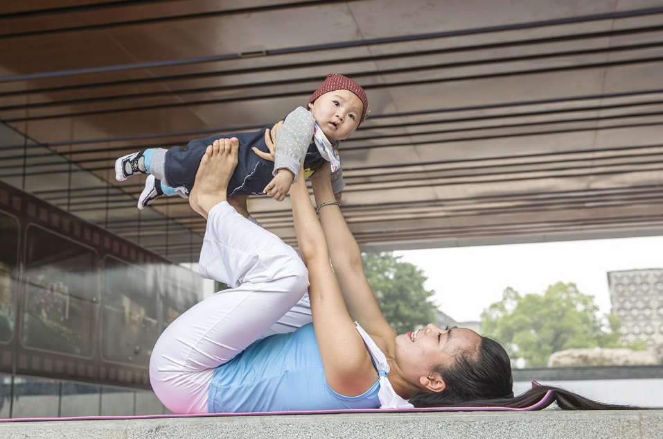 親子瑜伽有什么好處 多大的孩子可以練瑜伽