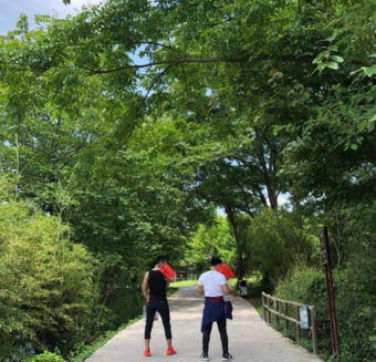 去爬山發什么說說朋友圈好 爬山累并快樂的說說2018