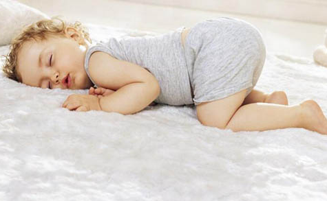 寶寶睡覺不踏實易驚醒哭鬧怎么辦 寶寶為什么睡不踏實