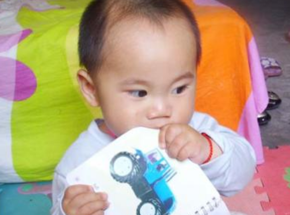 根據孩子興趣選書好嗎 父母怎么培養寶寶閱讀興趣