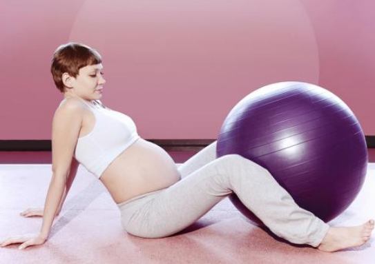 孕婦坐臥鋪車安全嗎 孕婦坐汽車有哪些注意事項 孕婦坐臥鋪車安全嗎 孕婦坐汽車有哪些注意事項