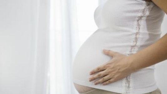 孕婦坐飛機怎么活動 孕婦坐飛機安檢X射線會傷害胎兒嗎 孕婦坐飛機怎么活動 孕婦坐飛機安檢X射線會傷害胎兒嗎