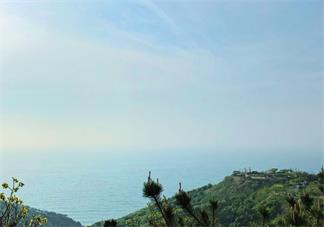 旅游爬山登頂說說 2018爬山累發什么說說好