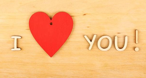 520跟男朋友秀恩愛朋友圈怎么發 跟男朋友秀恩愛句子配圖說說2018 520跟男朋友秀恩愛朋友圈怎么發 跟男朋友秀恩愛句子配圖說說2018