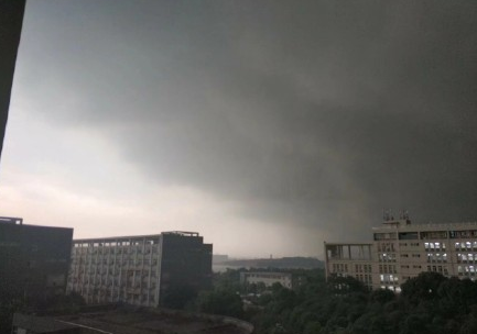 武漢大雨的心情說說 武漢忽然大雨是一種怎樣的體驗(yàn) 武漢大雨的心情說說 武漢忽然大雨是一種怎樣的體驗(yàn)