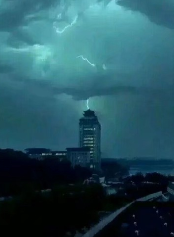 武漢大雨的心情說說 武漢忽然大雨是一種怎樣的體驗(yàn) 武漢大雨的心情說說 武漢忽然大雨是一種怎樣的體驗(yàn)