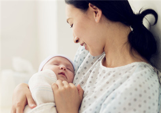 哺乳期發(fā)燒怎么退燒 哺乳期發(fā)燒怎么辦2018 哺乳期發(fā)燒怎么退燒 哺乳期發(fā)燒怎么辦2018