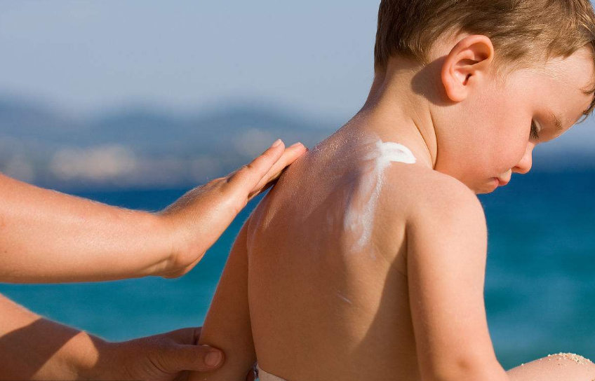 孩子曬傷會有哪些影響 怎么給孩子正確防曬2018