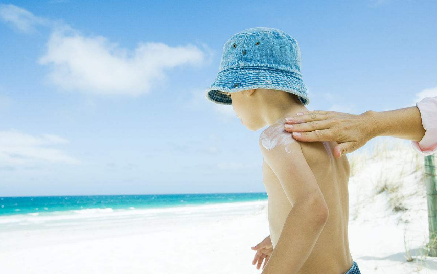 孩子曬傷會有哪些影響 怎么給孩子正確防曬2018