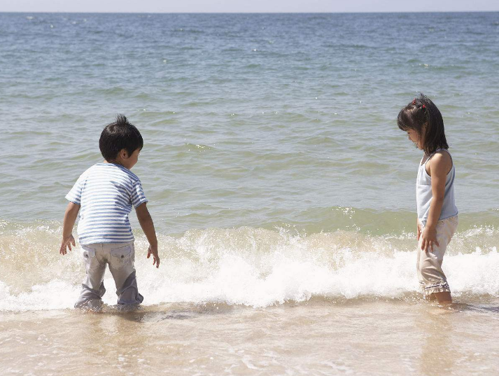 孩子特別的喜歡踩水怎么辦 孩子喜歡玩水怎么做比較好2018 孩子特別的喜歡踩水怎么辦 孩子喜歡玩水怎么做比較好2018