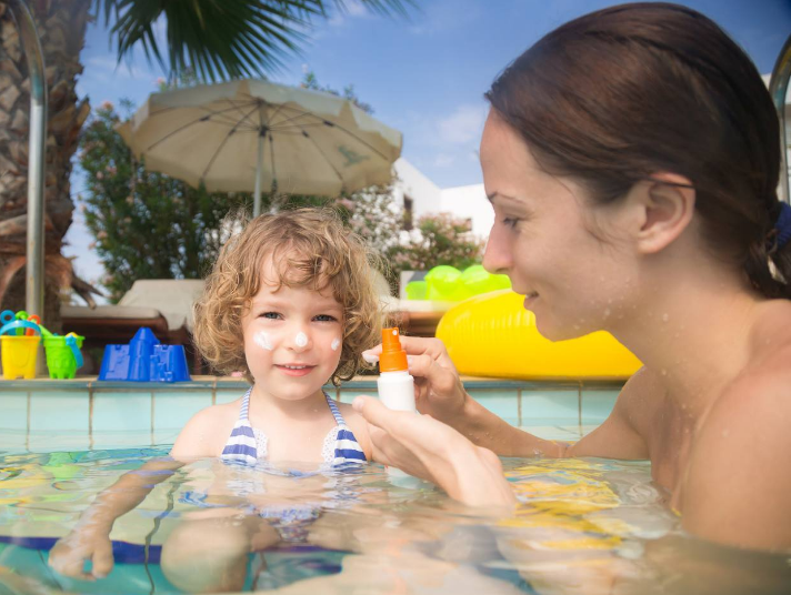 孩子抹什么系數的防曬霜比較好 給孩子買防曬霜建議2018