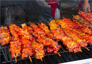 晚上吃燒烤的心情說說 關于吃燒烤的經典語錄 晚上吃燒烤的心情說說 關于吃燒烤的經典語錄