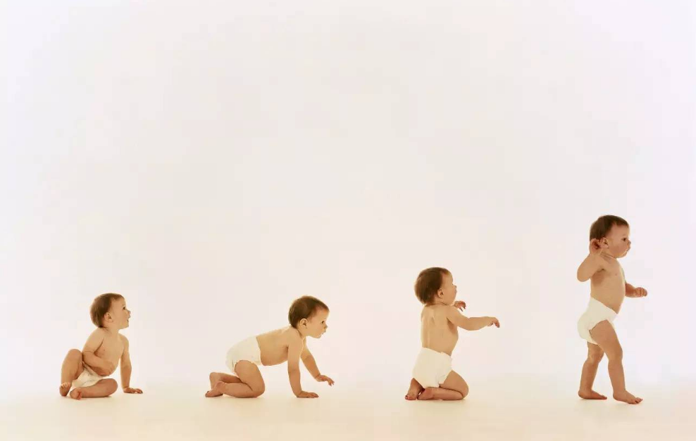 寶寶九個(gè)月可以扶著學(xué)走路嗎 如何鼓勵(lì)寶寶走路 寶寶九個(gè)月可以扶著學(xué)走路嗎 如何鼓勵(lì)寶寶走路