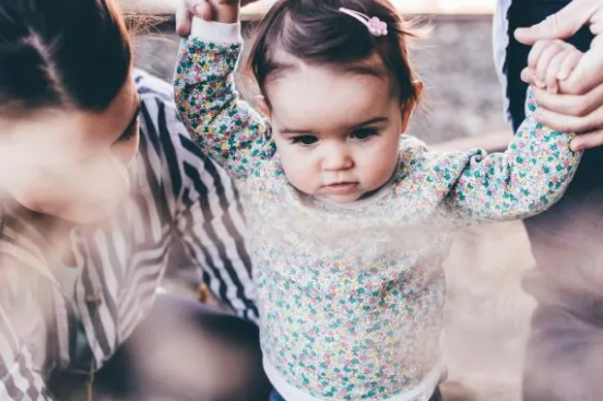 小孩在幼兒園憋尿怎么辦 小孩在幼兒園憋尿怎么教育 小孩在幼兒園憋尿怎么辦 小孩在幼兒園憋尿怎么教育