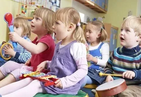 幼兒園選公立還是私立 上公立幼兒園好還是上私立幼兒園好 幼兒園選公立還是私立 上公立幼兒園好還是上私立幼兒園好