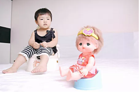 上幼兒園經常尿濕褲子怎么辦 小孩尿褲子怎么和老師溝通