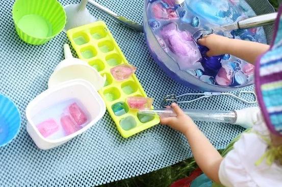 在家可以帶孩子玩什么關(guān)于水的游戲 和孩子怎么玩水比較好2018 在家可以帶孩子玩什么關(guān)于水的游戲 和孩子怎么玩水比較好2018