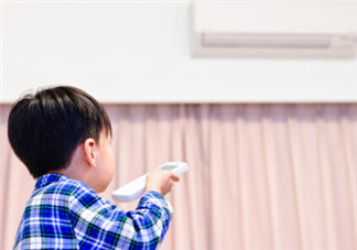 寶寶夏天吹空調要注意什么 寶寶夏天空調開多少度好呢