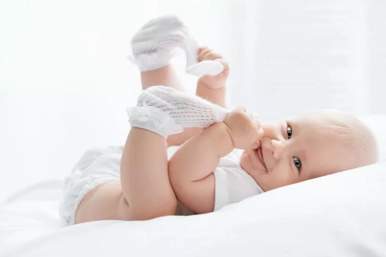 生完小孩后住月子中心好還是請月嫂好 生完小孩后住月子中心好還是請月嫂好