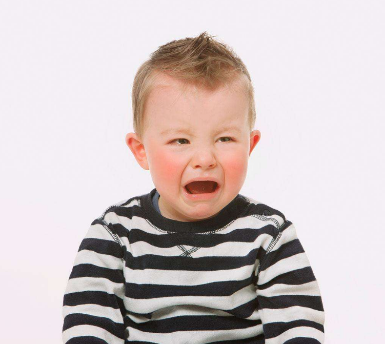 寶寶出門就哭鬧怎么回事 帶寶寶外出哭鬧不止怎么辦 寶寶出門就哭鬧怎么回事 帶寶寶外出哭鬧不止怎么辦