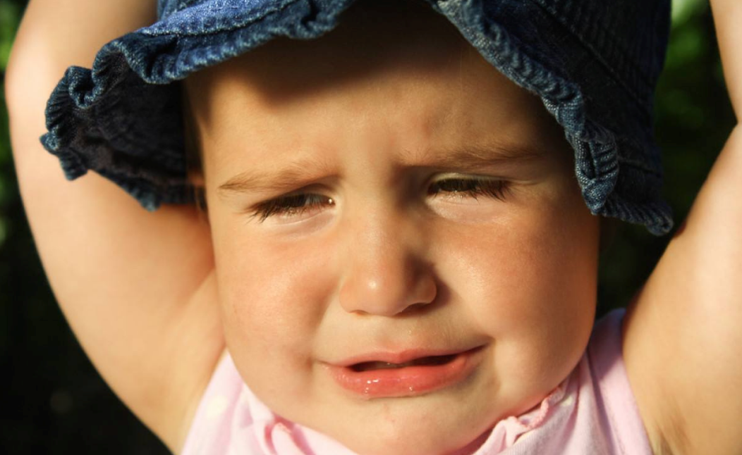 寶寶出門就哭鬧怎么回事 帶寶寶外出哭鬧不止怎么辦 寶寶出門就哭鬧怎么回事 帶寶寶外出哭鬧不止怎么辦