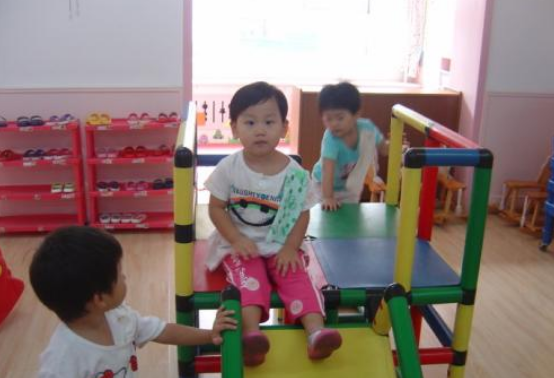 小孩沒有午睡的習慣怎么辦 寶寶幼兒園午覺睡不著怎么辦