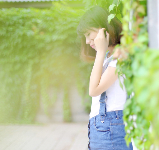 夏天皮膚曬紅了很疼怎么辦 夏季皮膚曬傷護理攻略指南