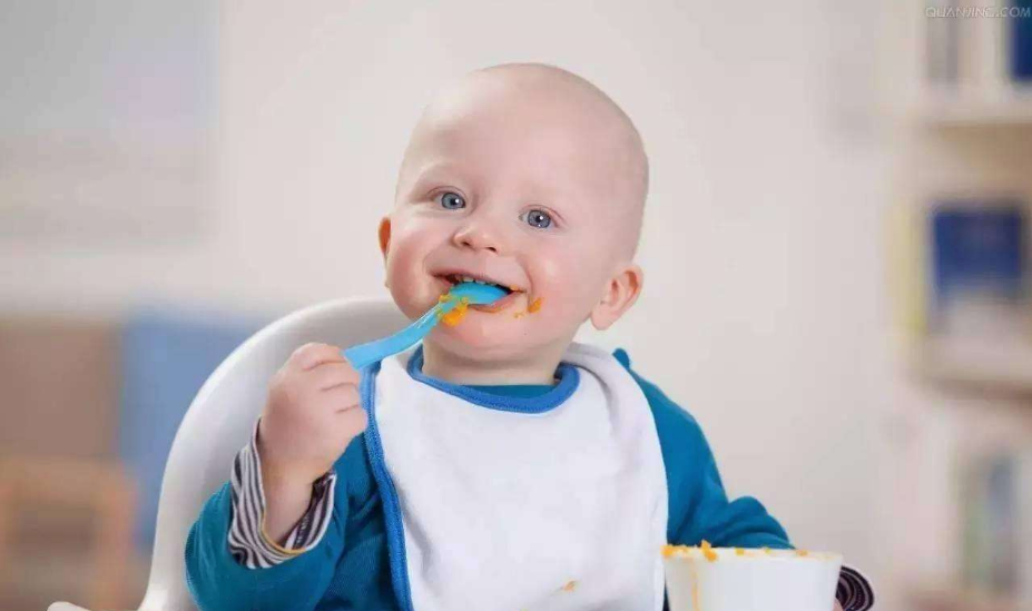 夏季如何保證寶寶的衛(wèi)生 1歲以下寶寶衛(wèi)生護(hù)理小常識