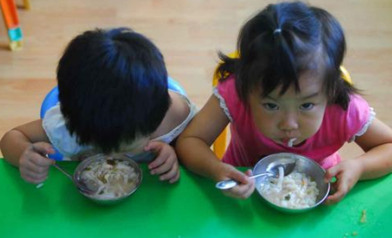幼兒園小孩喜歡脫鞋怎么辦 小孩喜歡脫鞋怎么教育