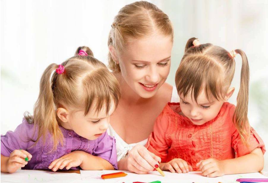 家有雙胞胎該怎么帶 家長如何教育好雙胞胎 家有雙胞胎該怎么帶 家長如何教育好雙胞胎