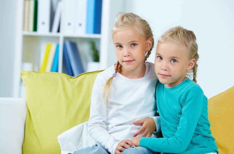 家有雙胞胎該怎么帶 家長如何教育好雙胞胎 家有雙胞胎該怎么帶 家長如何教育好雙胞胎