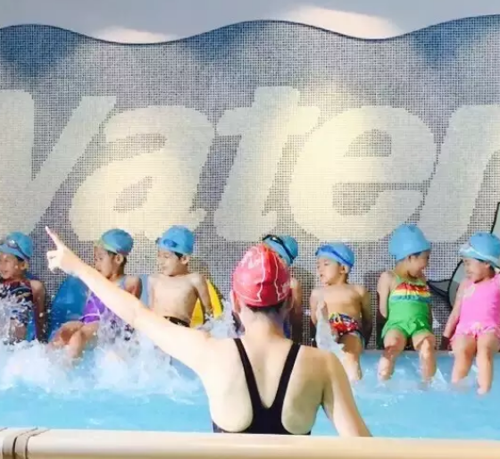 害羞的孩子學游泳好嗎 小孩學游泳膽子會變大嗎