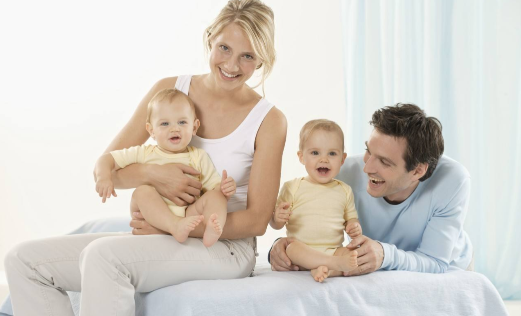 怎樣照顧雙胞胎寶寶會輕松點 照顧雙胞胎如何安排分工