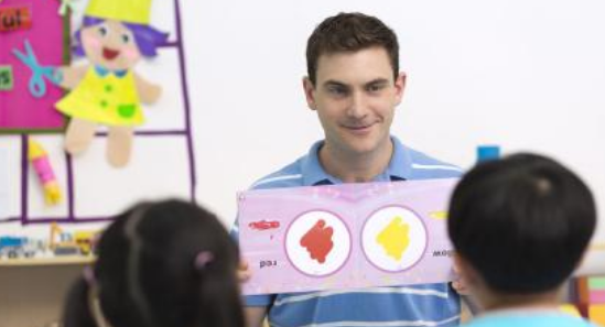 小孩在家比在幼兒園挑食怎么辦 小孩幼兒園吃飯快家里吃的慢