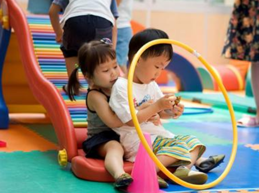 小孩性格性格孤僻吃什么好 孩子反應慢吃什么食物 小孩性格性格孤僻吃什么好 孩子反應慢吃什么食物